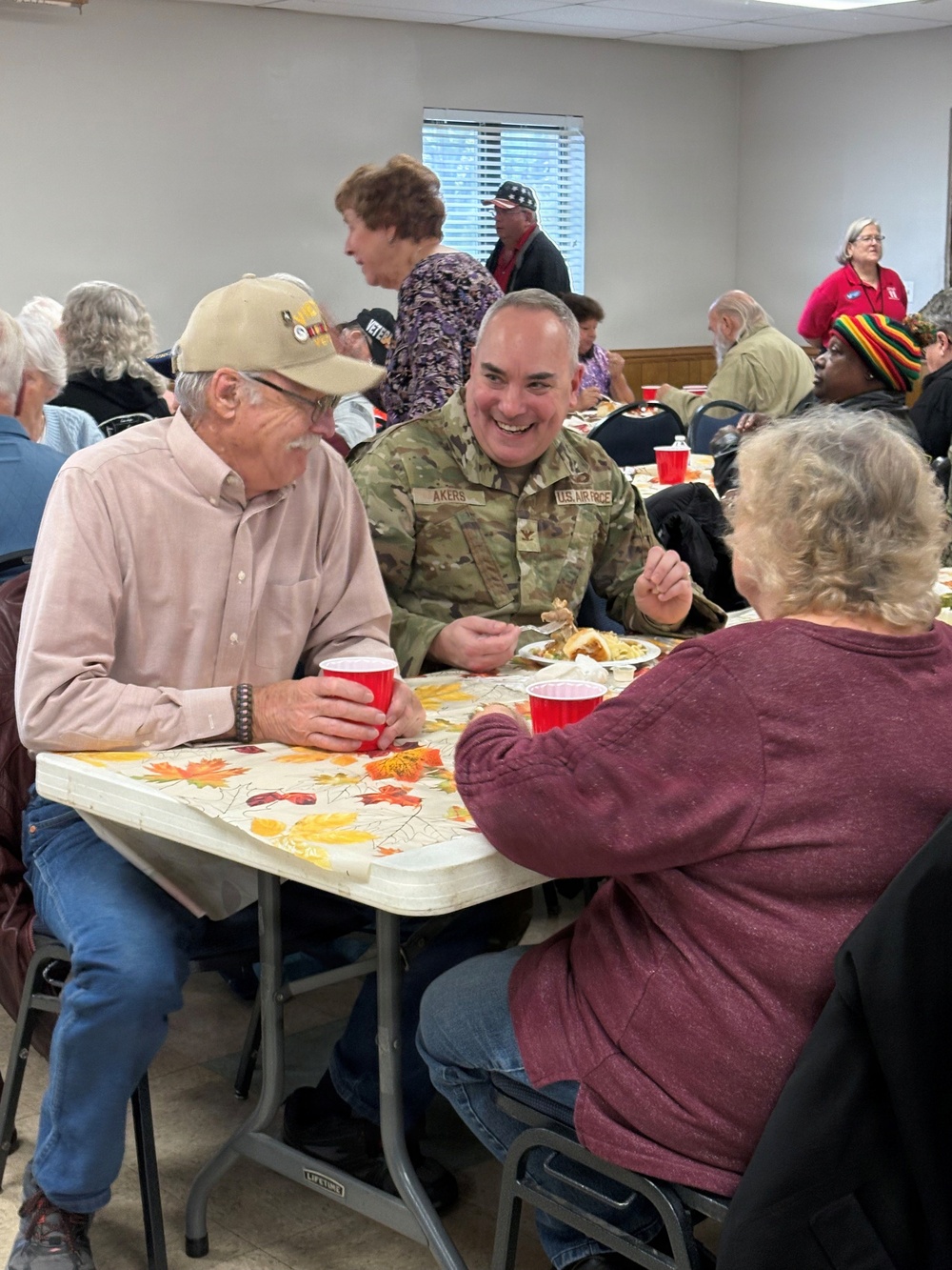 DLA service members share holiday spirit with local veterans