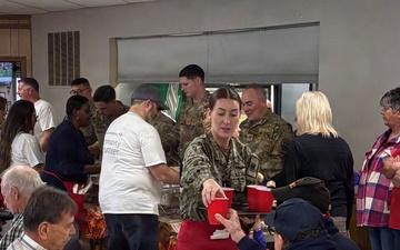 DLA service members share holiday spirit with local veterans