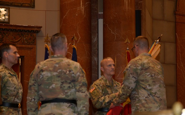 38th ID changes commander during ceremony at the Indiana War Memorial