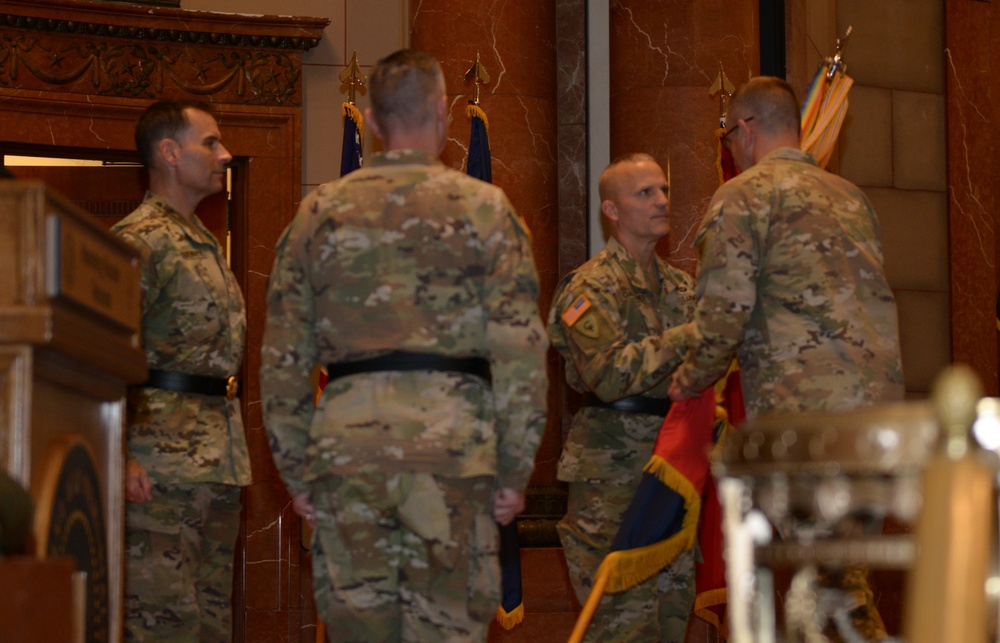 38th ID changes commander during ceremony at the Indiana War Memorial