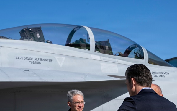 SW Tours NAWCWD, Defense Companies, Delivers RNDF Keynote Address