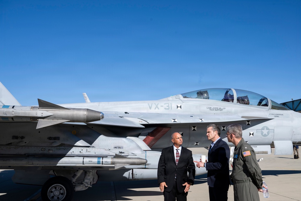 SW Tours NAWCWD, Defense Companies, Delivers RNDF Keynote Address