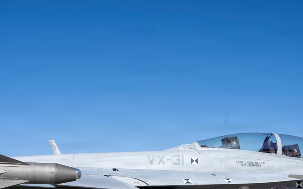 SW Tours NAWCWD, Defense Companies, Delivers RNDF Keynote Address