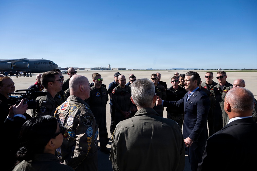 SW Tours NAWCWD, Defense Companies, Delivers RNDF Keynote Address