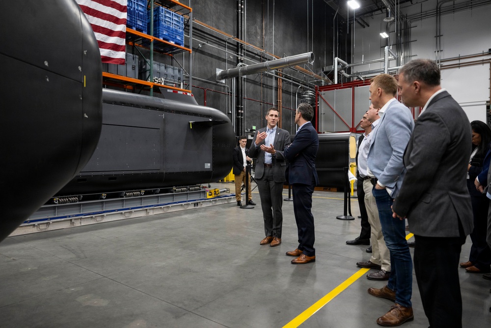 SW Tours NAWCWD, Defense Companies, Delivers RNDF Keynote Address