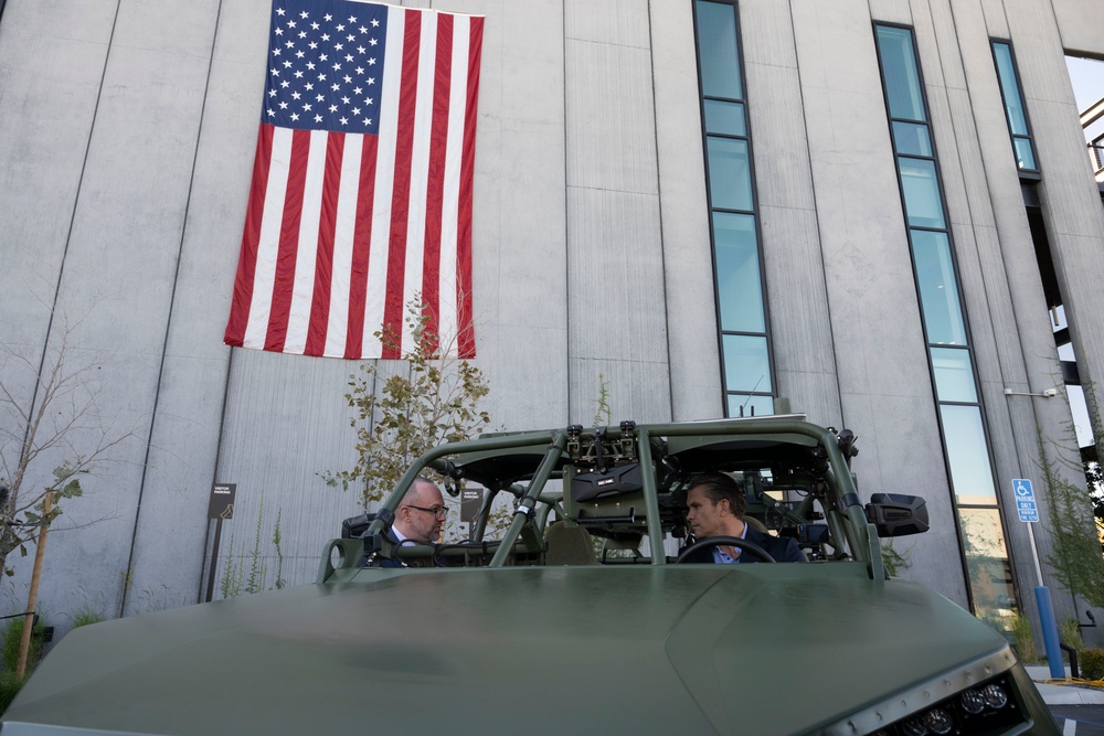 SW Tours NAWCWD, Defense Companies, Delivers RNDF Keynote Address