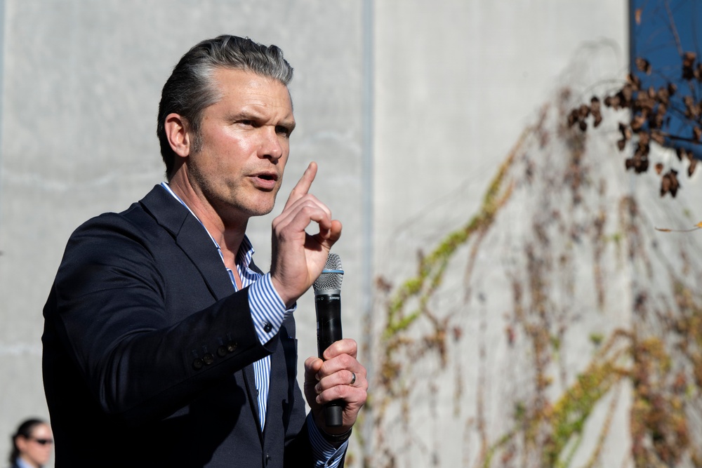 SW Tours NAWCWD, Defense Companies, Delivers RNDF Keynote Address