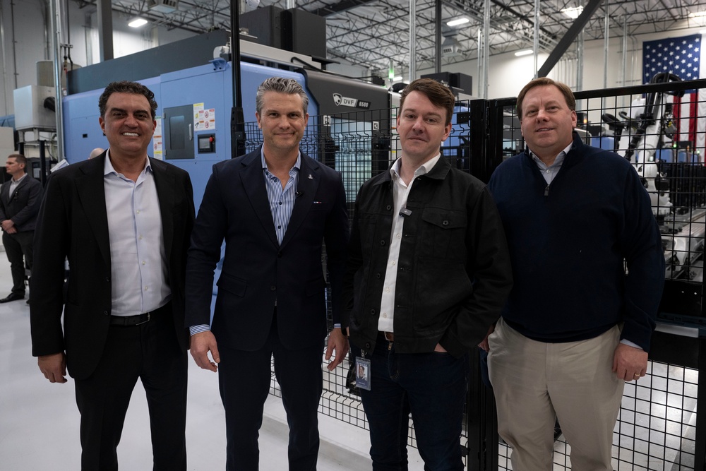 SW Tours NAWCWD, Defense Companies, Delivers RNDF Keynote Address