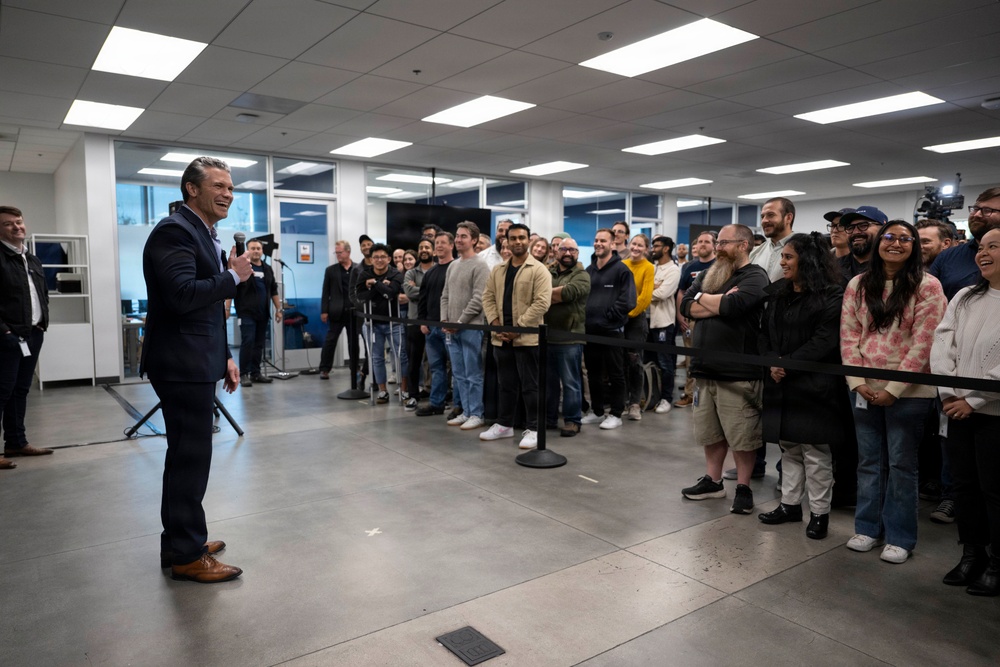 SW Tours NAWCWD, Defense Companies, Delivers RNDF Keynote Address