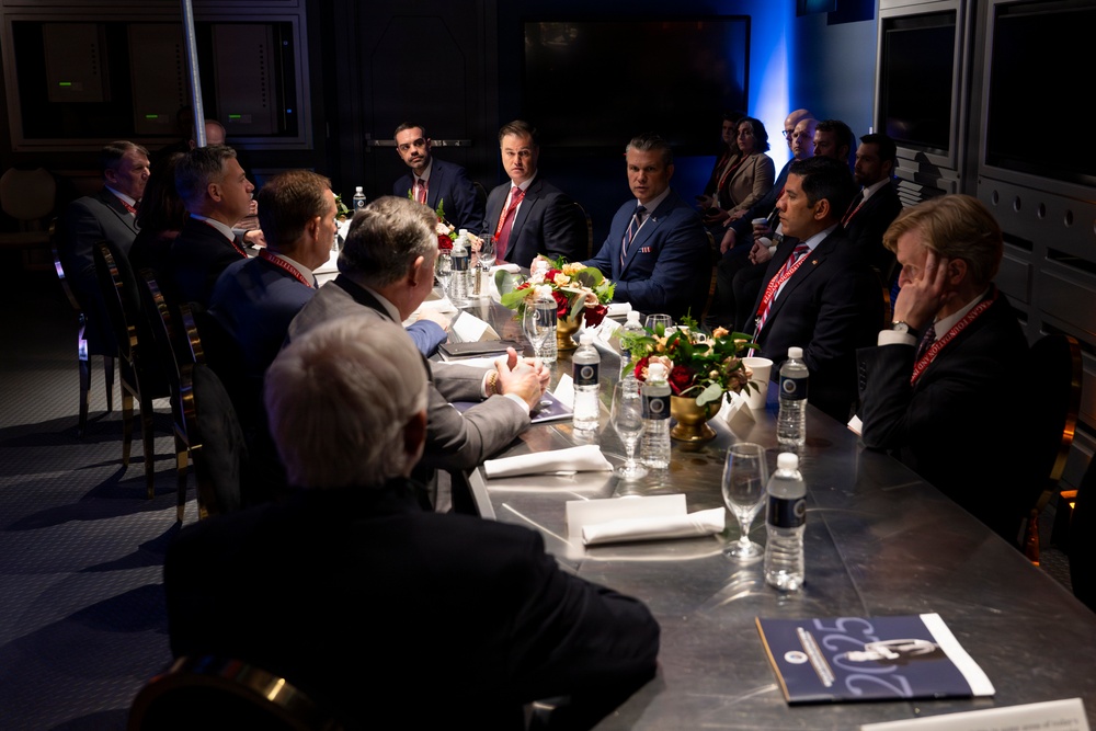 SW Tours NAWCWD, Defense Companies, Delivers RNDF Keynote Address