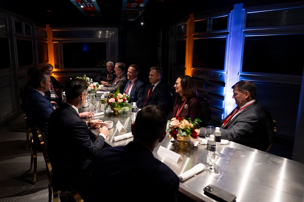 SW Tours NAWCWD, Defense Companies, Delivers RNDF Keynote Address