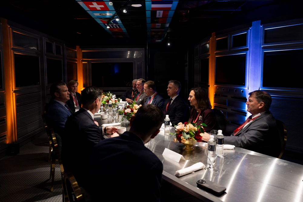 SW Tours NAWCWD, Defense Companies, Delivers RNDF Keynote Address