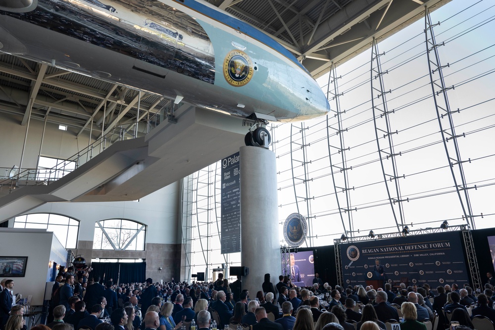 SW Tours NAWCWD, Defense Companies, Delivers RNDF Keynote Address