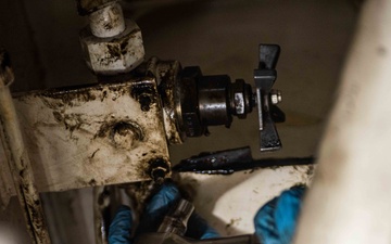 Ronald Reagan Sailors Work Hard During Maintenance Period