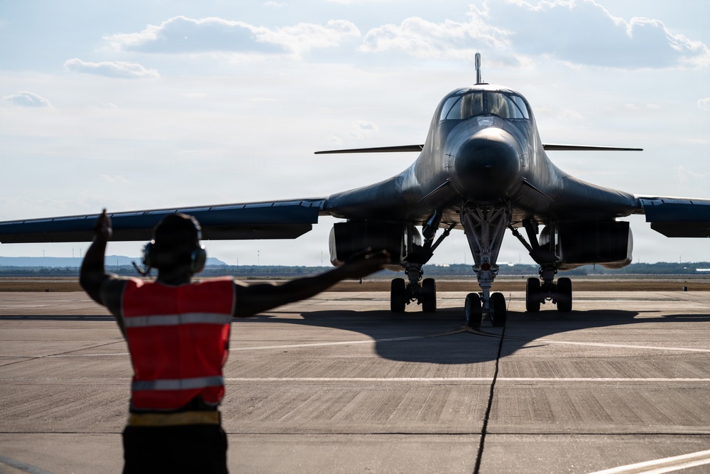 DVIDS - Images - 7th Bomb Wing Airmen sharpen combat airpower
