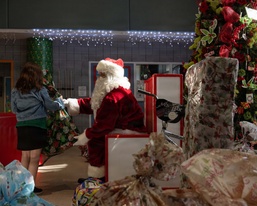 NAS Pensacola MWR Child and Youth Program, Petty Officers Host Local Children for Holiday Event