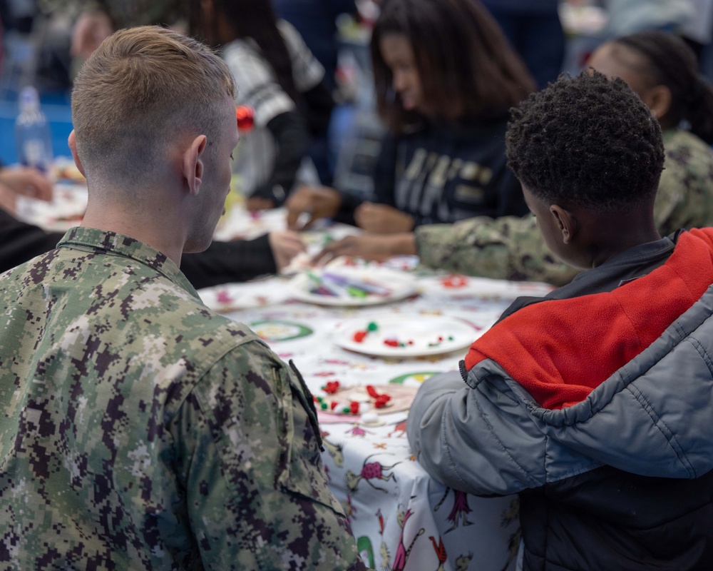 NAS Pensacola MWR Child and Youth Program, Petty Officers Host Local Children for Holiday Event