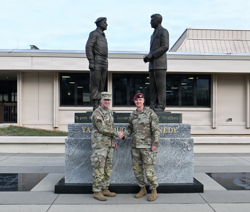 General David M. Hodne Visit to USAJFKSWCS