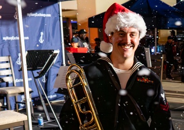 Navy Exchange holds Christmas Tree Lighting Ceremony