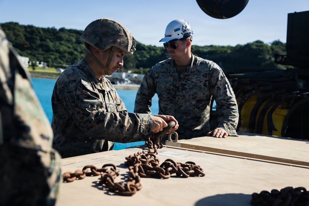 31st MEU | USV and E-CRRC resupply drills