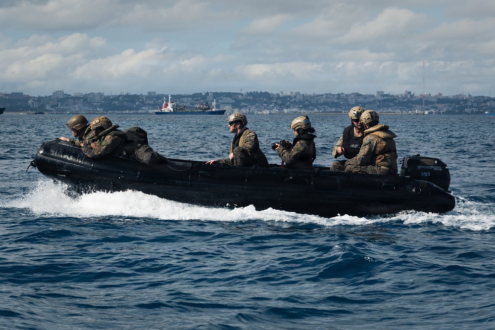31st MEU | USV and E-CRRC resupply drills