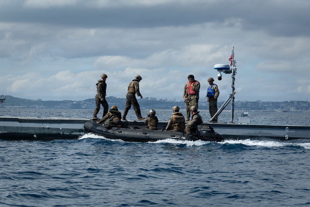 31st MEU | USV and E-CRRC resupply drills