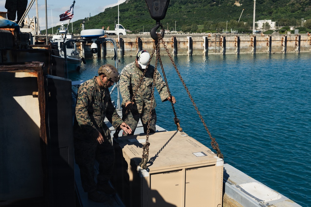31st MEU | USV and E-CRRC resupply drills
