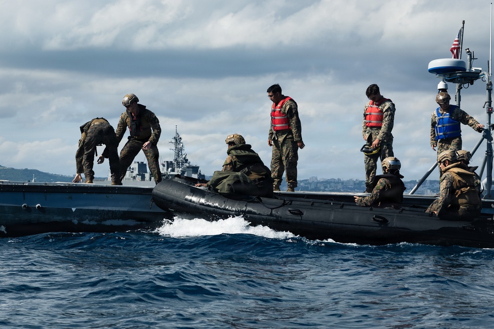 31st MEU | USV and E-CRRC resupply drills