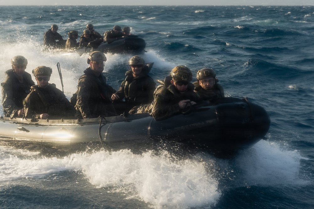 31st MEU | USV and E-CRRC resupply drills