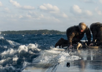 31st MEU | USV and E-CRRC resupply drills