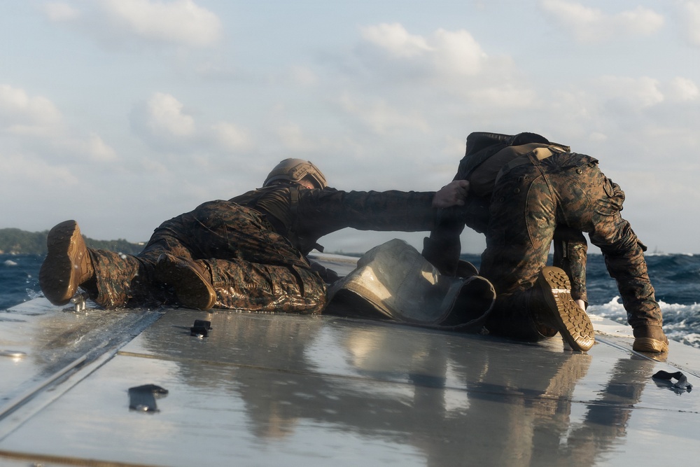 31st MEU | USV and E-CRRC resupply drills