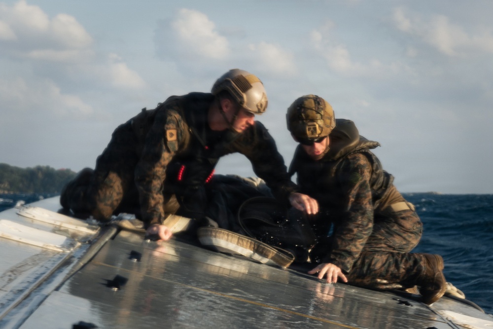 31st MEU | USV and E-CRRC resupply drills
