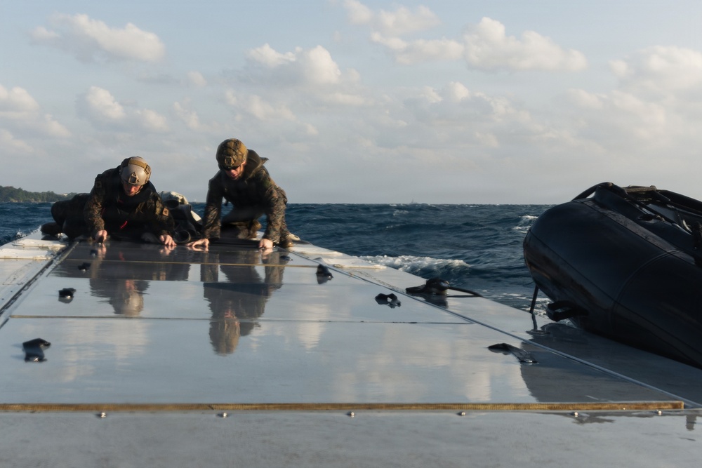31st MEU | USV and E-CRRC resupply drills