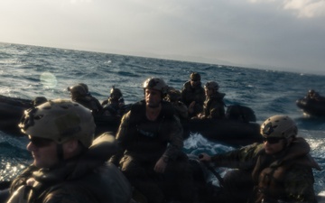 31st MEU | USV and E-CRRC resupply drills