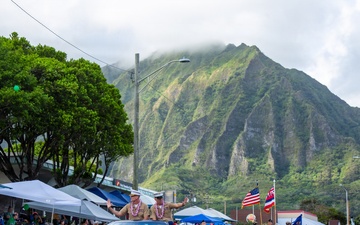 Mele Kalikimaka: MCBH CO and Sgt. Maj. Attend the 2025 Kaneohe Bay Christmas Parade