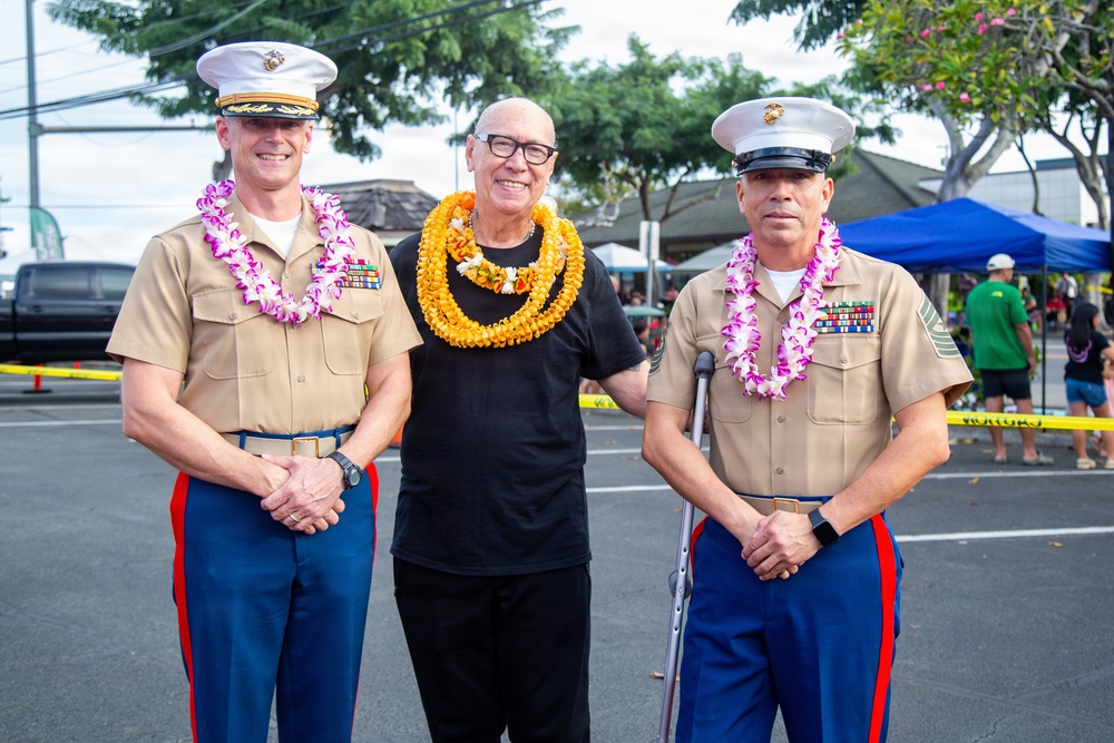 Mele Kalikimaka: MCBH CO and Sgt. Maj. Attend the 2025 Kaneohe Bay Christmas Parade