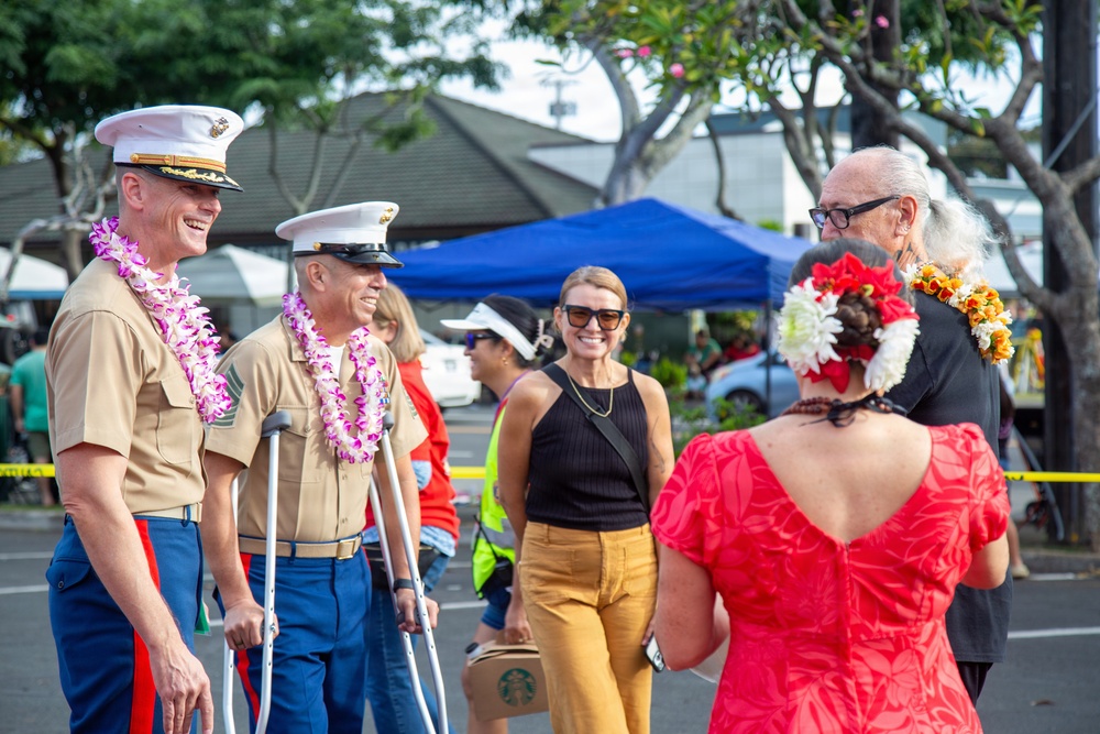 Mele Kalikimaka: MCBH CO and Sgt. Maj. Attend the 2025 Kaneohe Bay Christmas Parade