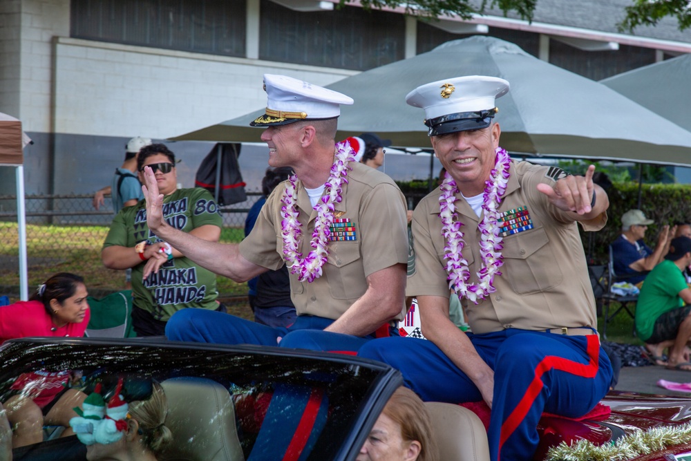 Mele Kalikimaka: MCBH CO and Sgt. Maj. Attend the 2025 Kaneohe Bay Christmas Parade