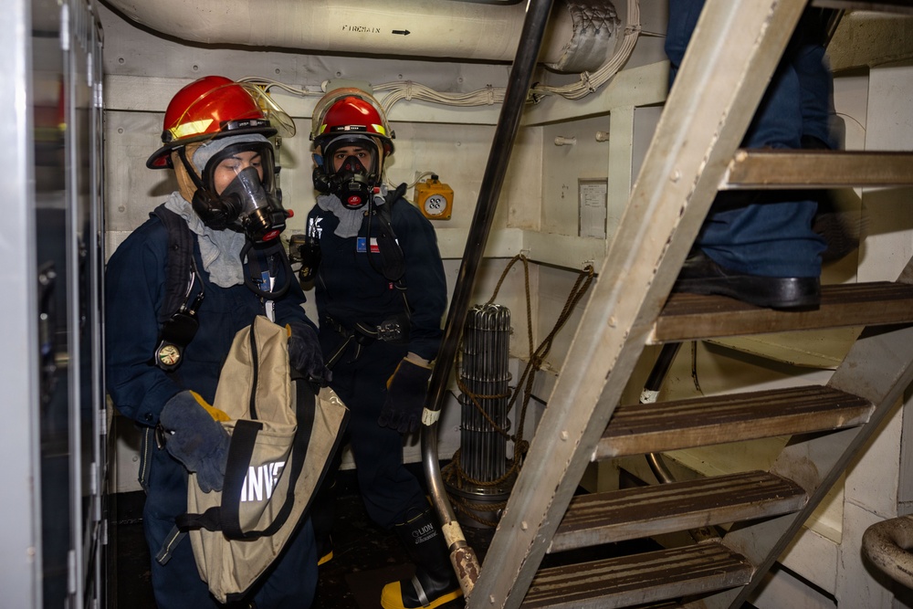 USS San Antonio Conducts Damage Control Training