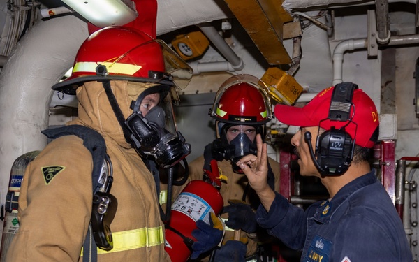 USS San Antonio Conducts Damage Control Training