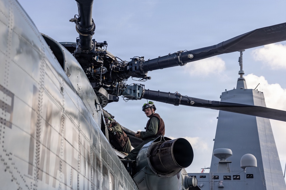 USS San Antonio Conducts Flight Operations