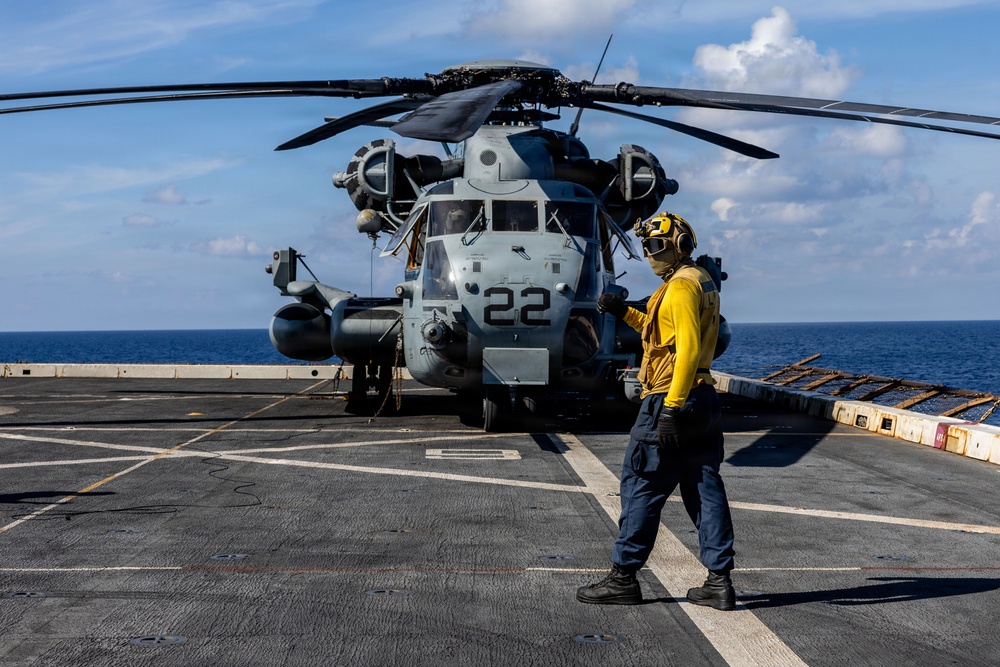 USS San Antonio Conducts Flight Operations
