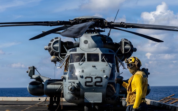 USS San Antonio Conducts Flight Operations