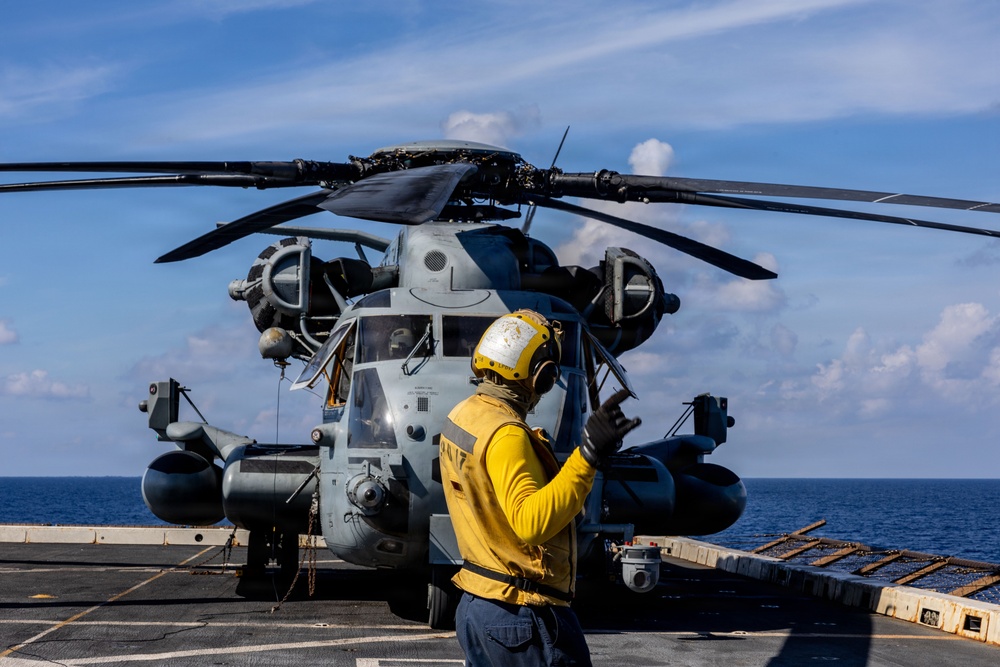 USS San Antonio Conducts Flight Operations