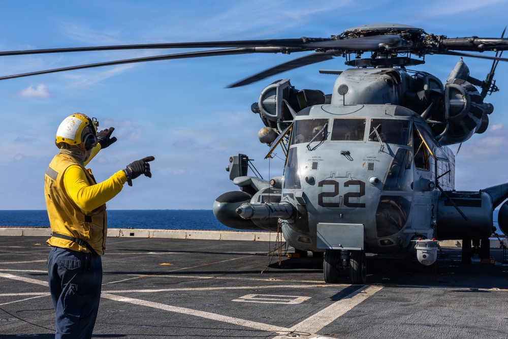 USS San Antonio Conducts Flight Operations