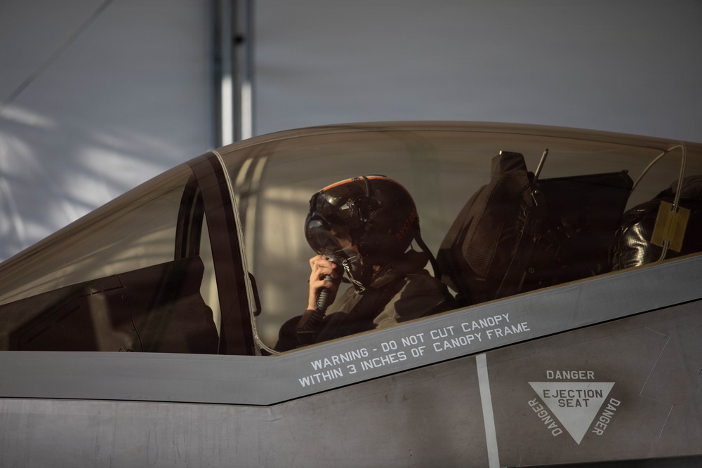 CVW-5 Pilots return to MCAS Iwakuni