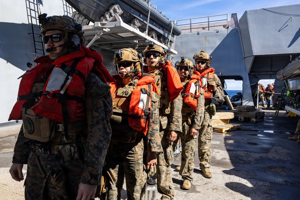 USS San Antonio Conducts Fast Rope Training Evolution