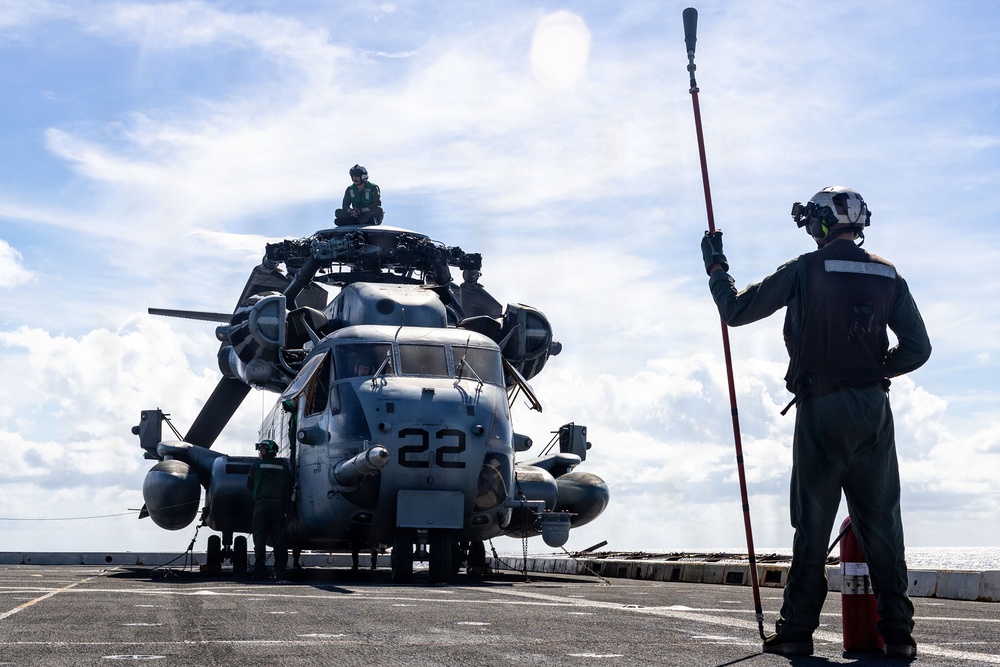 USS San Antonio Conducts Fast Rope Training Evolution