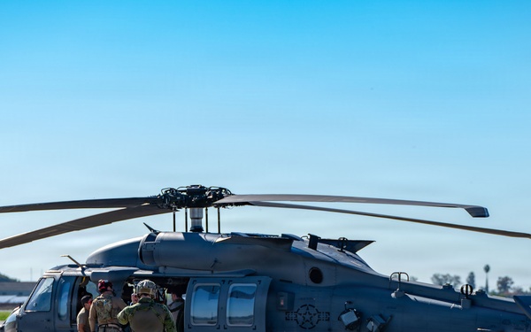 Steel Knight 25: Fast Roping and Hoist Training