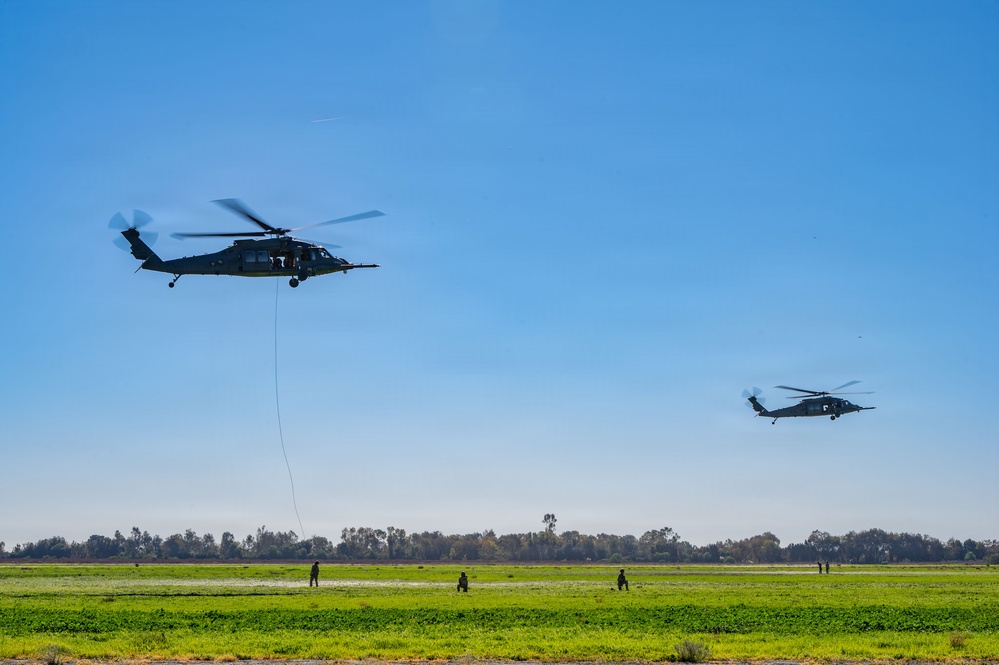 Steel Knight 25: Fast Roping and Hoist Training